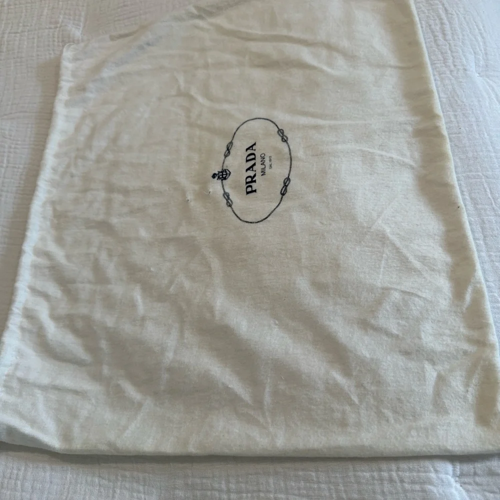 Prada Nero Vitello Daino bag . - Picture 12 of 15
